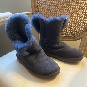 Cozy Blue Shearling Women's Boots